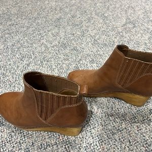 Kelsi Dagger Clogg Boots